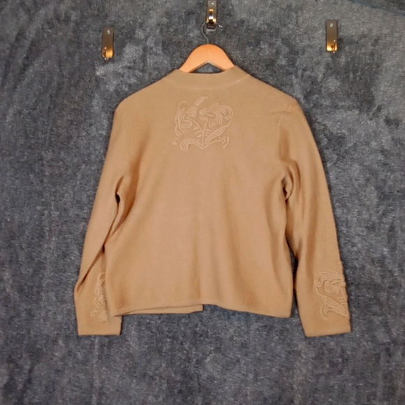 Talbots Vintage 100% Wool  Camel  Embrodered Cardigan Gramma Old Money Small - Picture 3 of 8